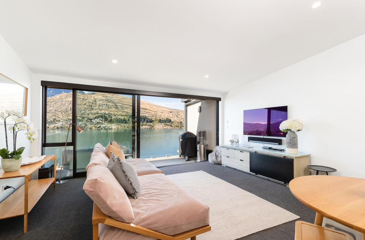 'Lakelife' Lake Front Apartment Куийнстаун Екстериор снимка
